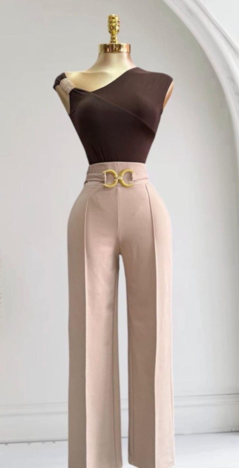 Gold detail asymetric body