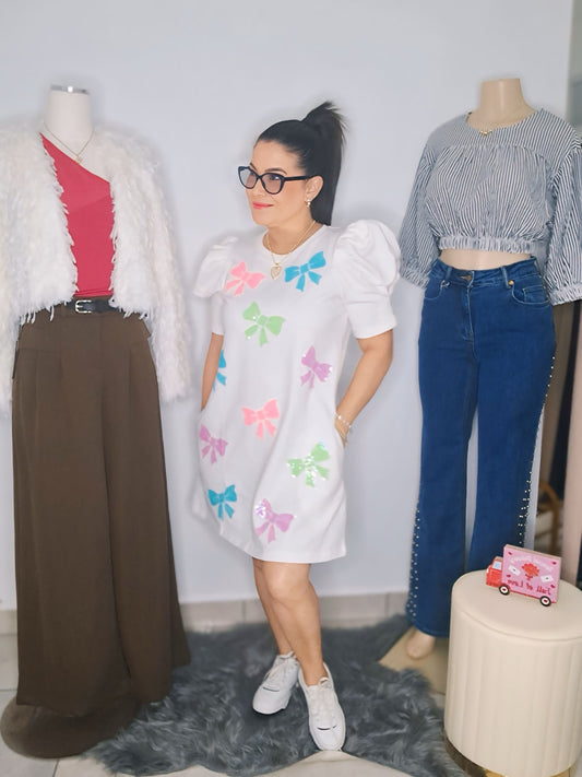 Vestido corto de manga abombada