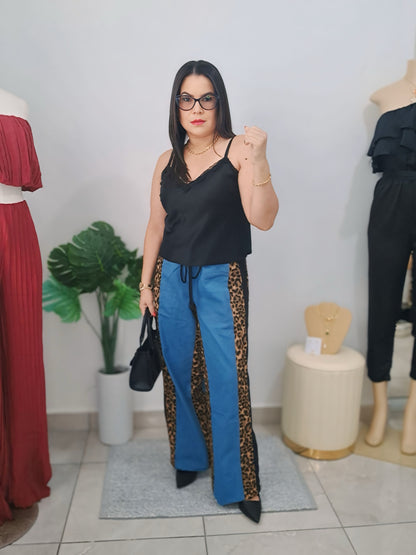 Denim con animal print details