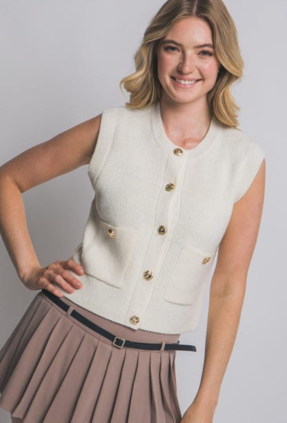 Gold details knit vest