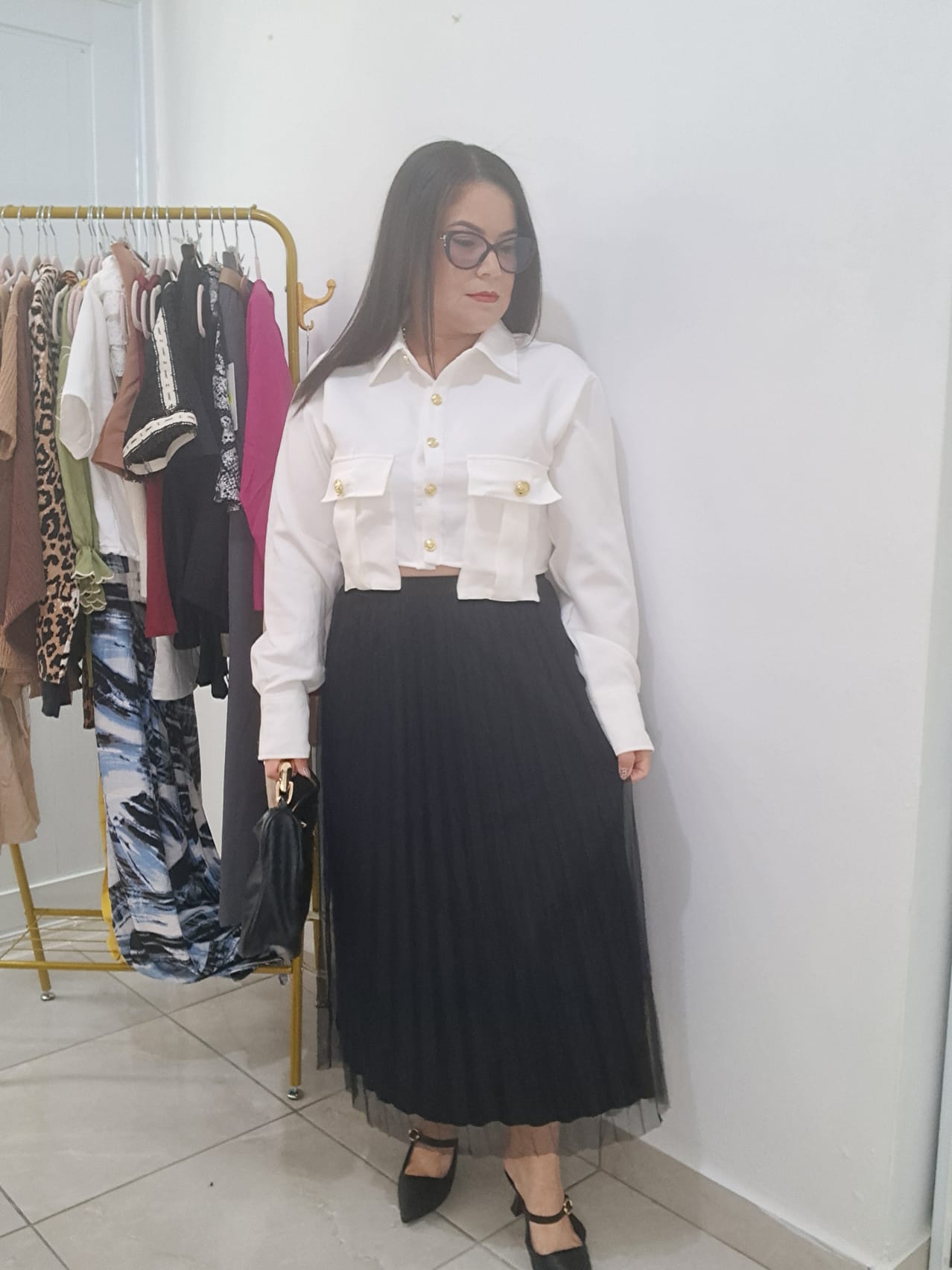 White gold button crop