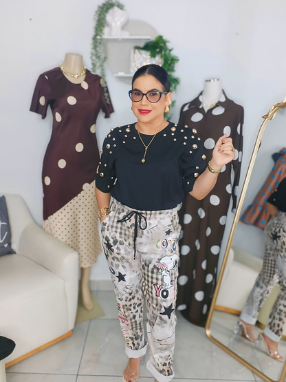 Blusa Negra con detalles Dorados