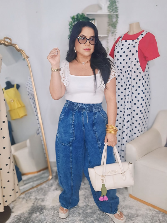 Eyelet sleeve top