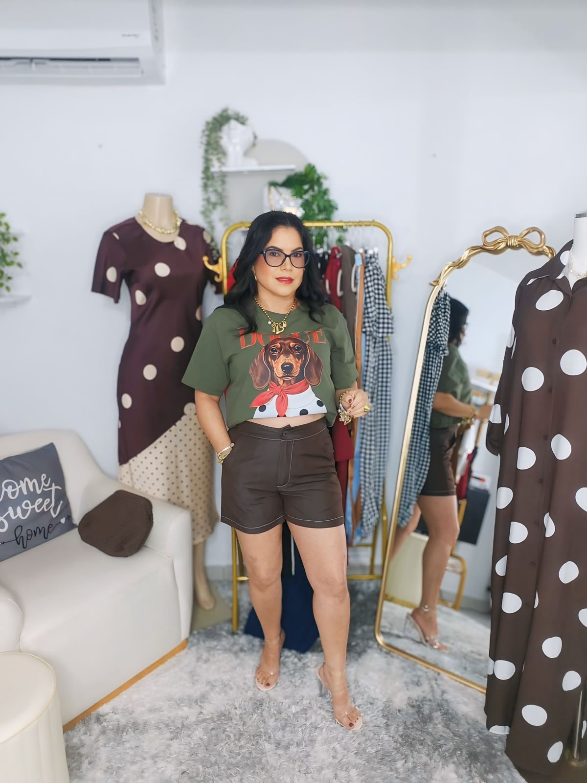 Doxie Graphic Crop Top