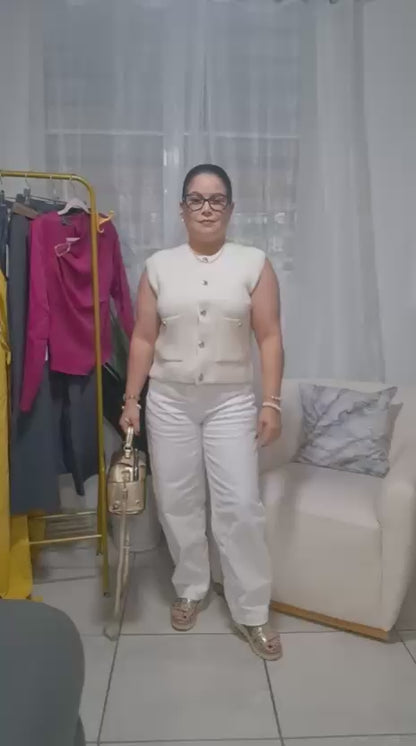 Gold details knit vest